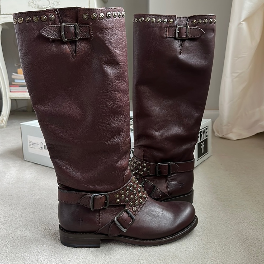 Frye Jenna Studded Tall dark brown 8.5 M NIB